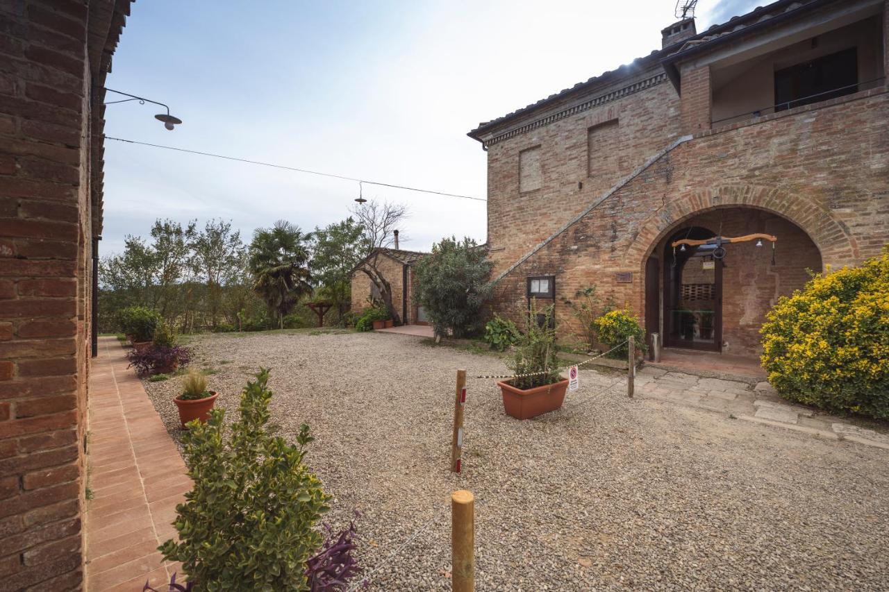 Affittacamere Podere Valserena มอนติโรนี ดาร์เบีย ภายนอก รูปภาพ