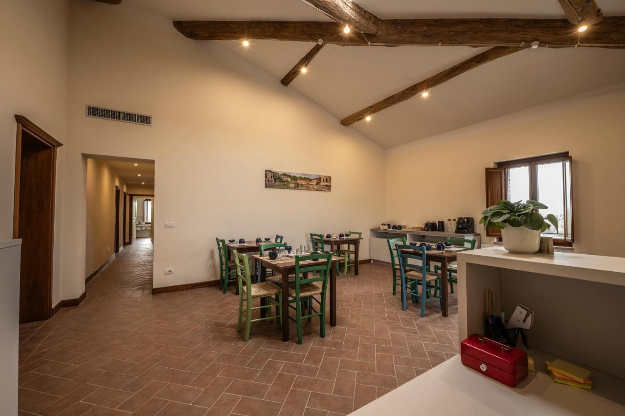 Affittacamere Podere Valserena มอนติโรนี ดาร์เบีย ภายนอก รูปภาพ