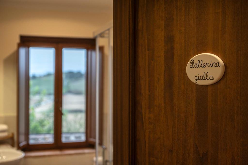 Affittacamere Podere Valserena มอนติโรนี ดาร์เบีย ภายนอก รูปภาพ