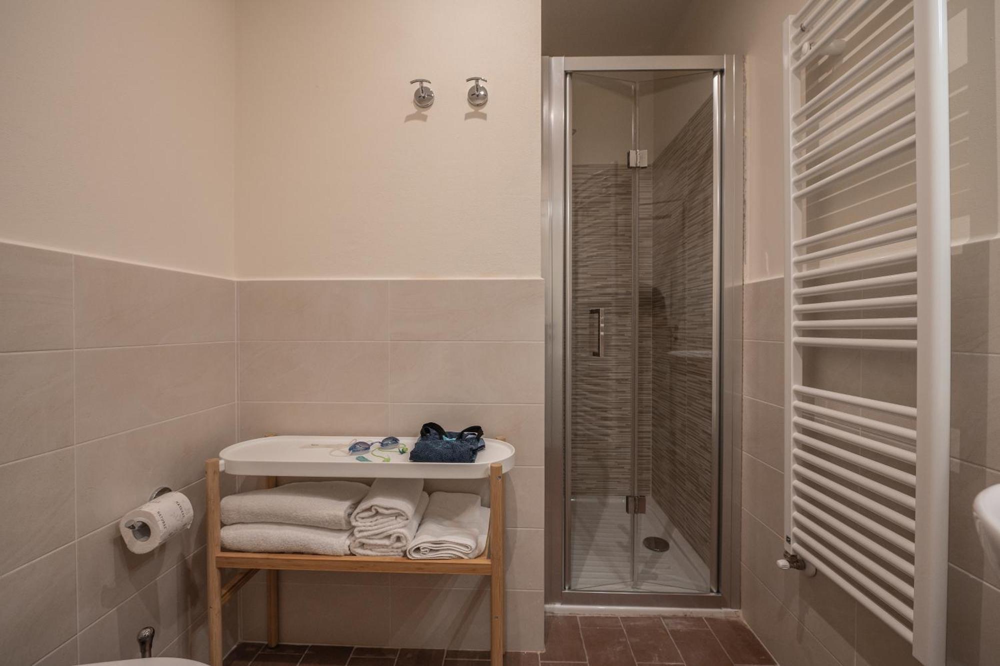 Affittacamere Podere Valserena มอนติโรนี ดาร์เบีย ภายนอก รูปภาพ